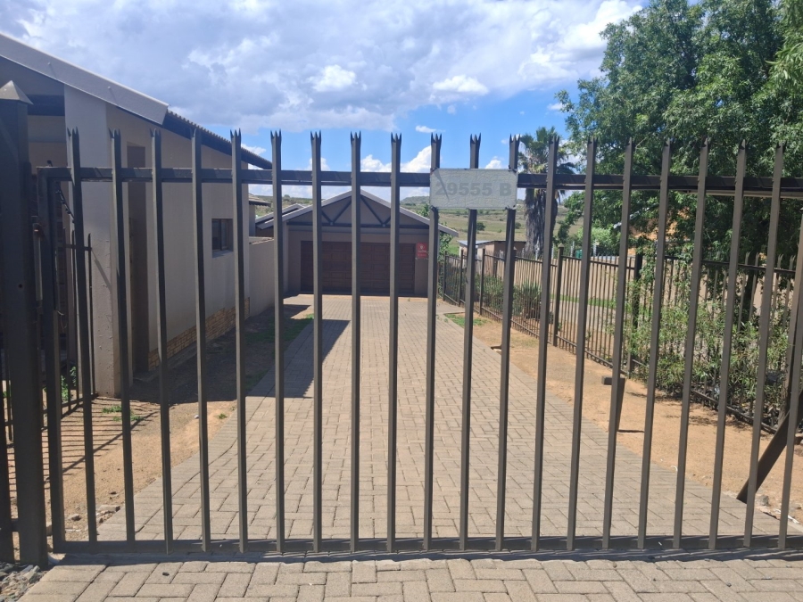 To Let 3 Bedroom Property for Rent in Hillside Free State